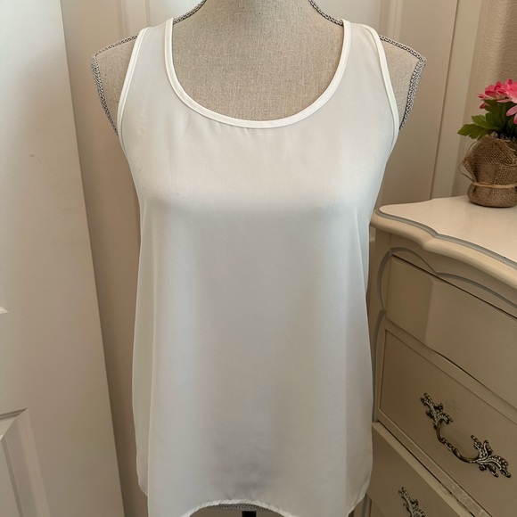 Soprano White sheer Tank Top - Picture 2 of 4
